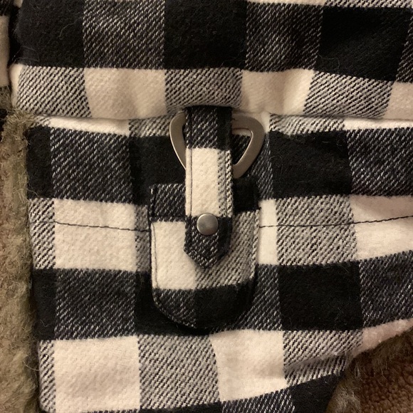 American Eagle Outfitters AE Trapper Hat Buffalo Checker Like New Black/White - Picture 3 of 5